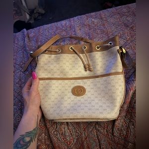 Gucci buckle bag vintage!